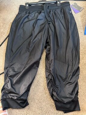 Ladies sz XL Jillian Michaels impact cropped capris NWT